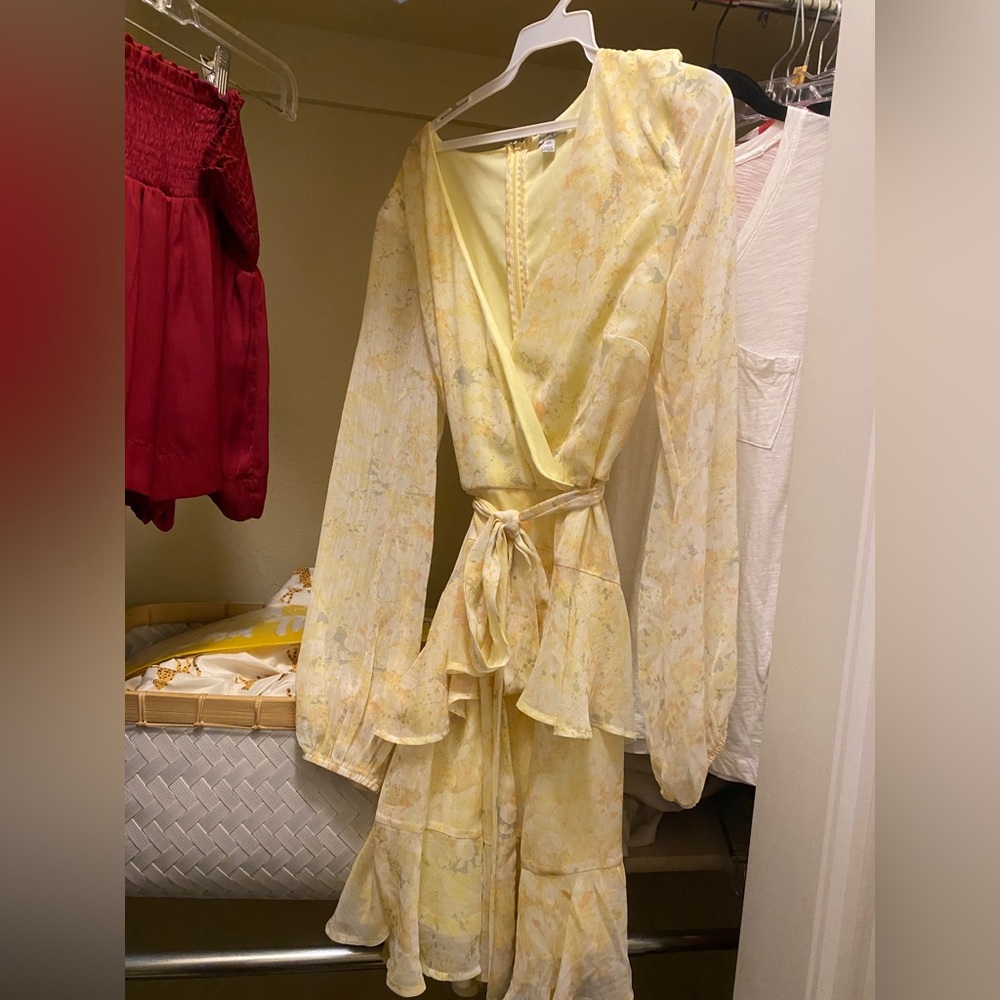 LOVE, FIRE Yellow tiered floral mini dress!!! L/G NWOT